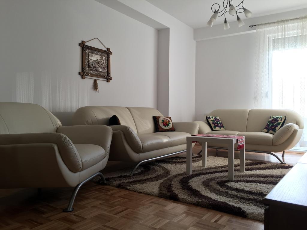 Apartment Gashi Pristina Esterno foto
