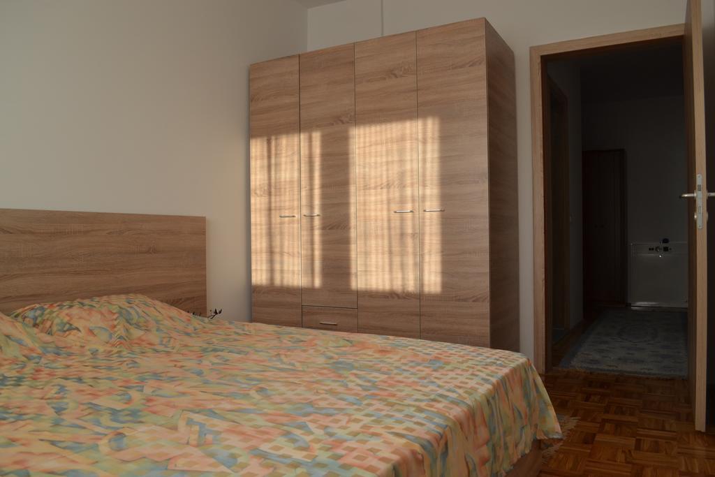 Apartment Gashi Pristina Esterno foto